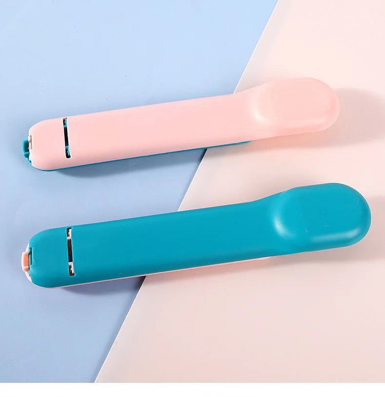 PurrFeast™ Lickable Treat Dispensing Spoon